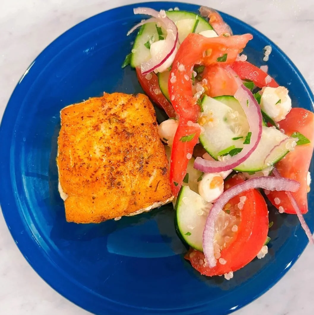 Pan seared halibut... just because 🤪

full recipe on lindsayEats.com
link in bio @_lindsayeats_ 

#halibut #seafood #fish #sundaysupper #lindsayEats