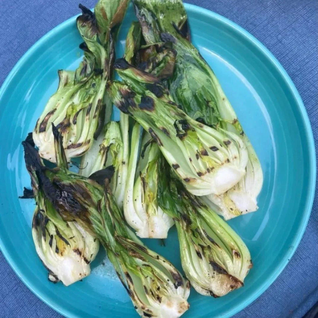 Grilled bok choy... because if we have to cook our veggies right now, we might as well do it in style

full recipe on lindsayEats.com
link in bio @_lindsayeats_ 

#bokchoy #grill #girlswhogrill #grilledveggies #lindsayEats