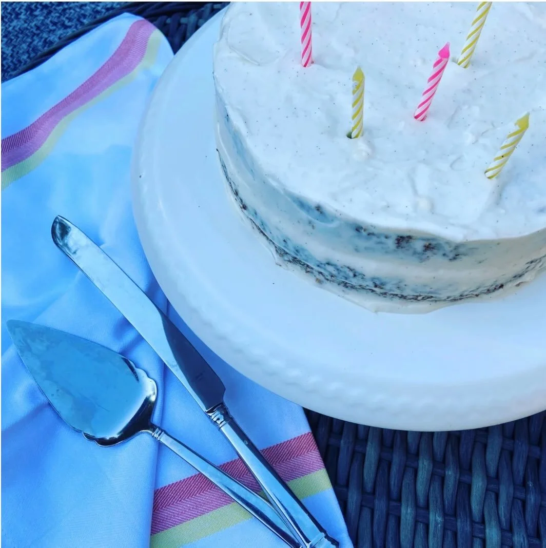 Starting my birthday week off with my favorite carrot cake of all time...

full recipe on lindsayEats.com
link in bio @_lindsayeats_ 

#carrotcake #cake #dessert #carrot #lindsayEats