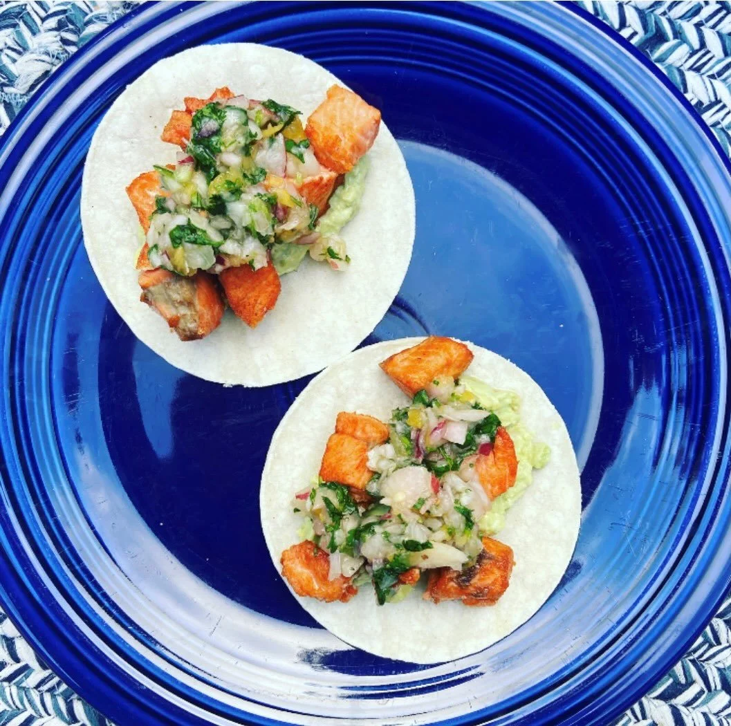 Crispy salmon bites on jicama wraps spread with avocado crema and topped with white peach salsa...

... world's most perfect bite 

full recipe on lindsayEats
link in bio @_lindsayeats_ 

#tacotuesday #salmon #salmontacos #pescatarian #lindsayEats