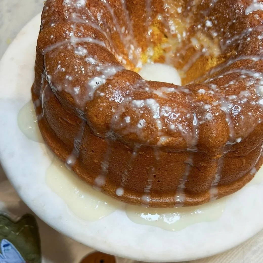 Let's kick this season off right with this pumpkin chiffon cake that basically screams fall...

full recipe on lindsayEats.com
link in bio @_lindsayeats_ 

#vitalfarmsvff #fall #baking #pumpkin #lindsayEats