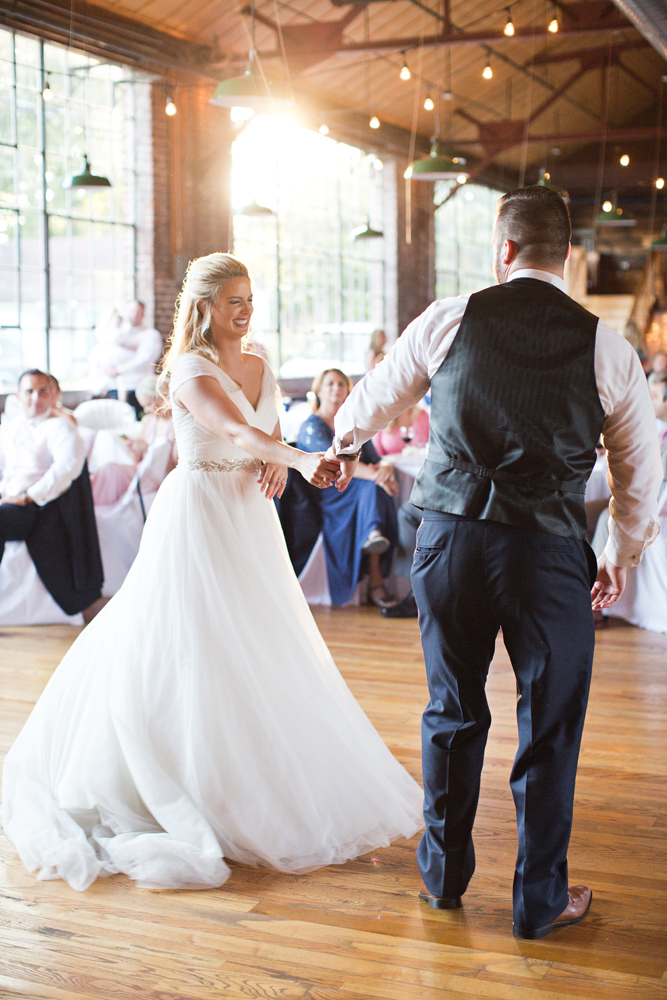 natural_light_classic_wedding_photographer_louisville.jpg