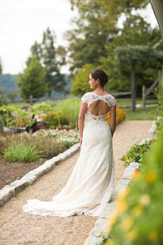 artful_private_farm_wedding_photography.jpg