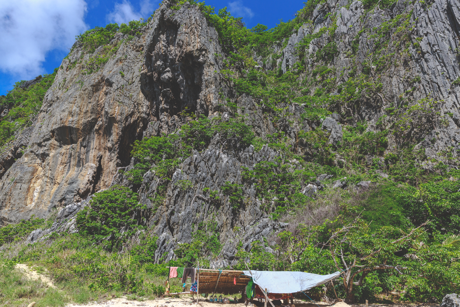 captains-daughter-elena-levon-philippines-coron-island-free-wilderness-off-the-beaten-track-unique-camping-fishing-diving-adventure-solo-woman-traveling-travel-wonderlust-sailing-boat-ca23.jpg