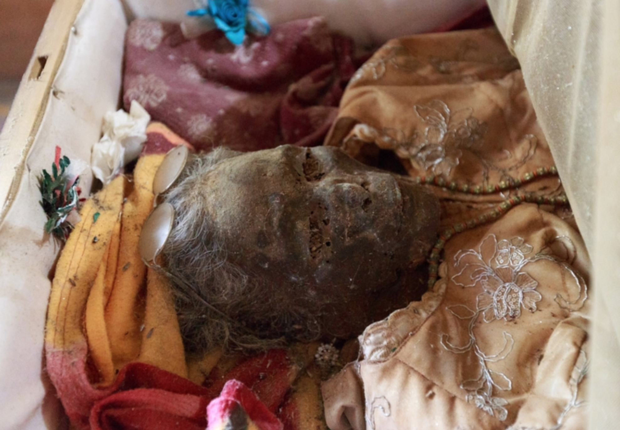 rambu-solo-mummies-death-funeral-indonesia-solo-world-explorer-epic-expeditions-fearless.png