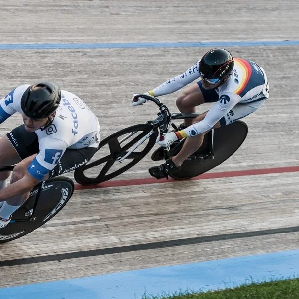 Mark about to overtake in his match sprint at the NSC Velodrome 2017 Photo by Lisa Lardy