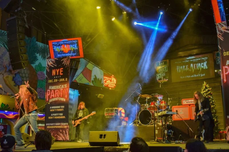 hart attack concert f st.jpg