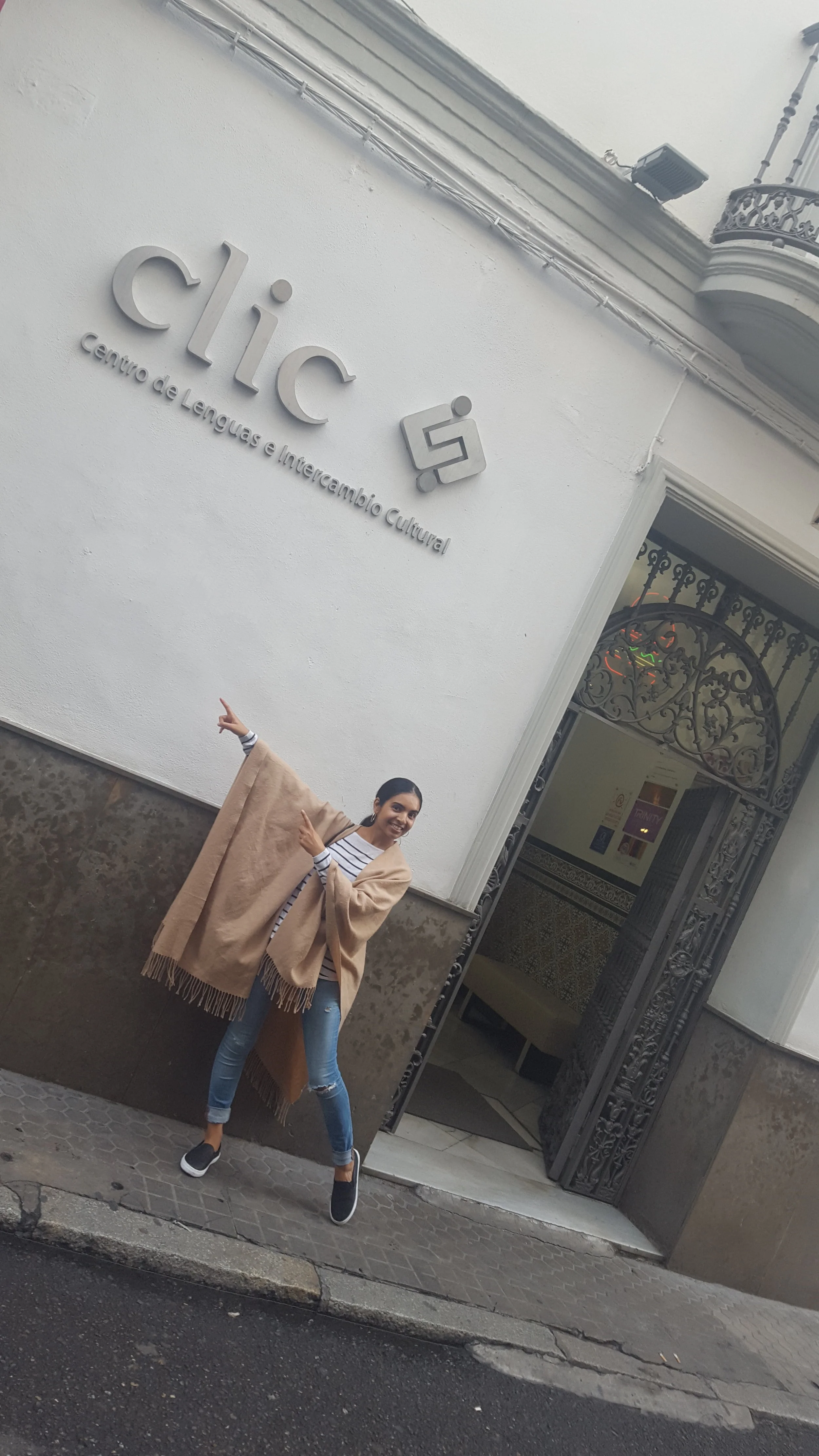 This was the first Spanish school in Sevilla, Spain that I first attended six years ago after quitting my job as a confused 22 year old with no sense of direction in my life. Here I stand a few days after returning to Sevilla in Nov 2017, this time learning a new school called, 'Sevilla Habla'.