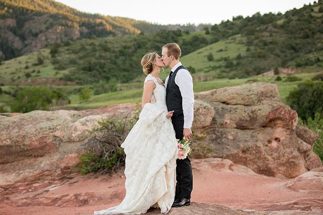 So many 😍😍😍 when I go through @escholfield and @iwcollett&rsquo;s gallery!! Be prepared for the oversharing to commence!! ❤️❤️
.
.
.
.
.
.
.
.
.
#stevieferreiraphotography #wedding #brideandgroom #weddingday #justmarried #justengaged #engaged #she