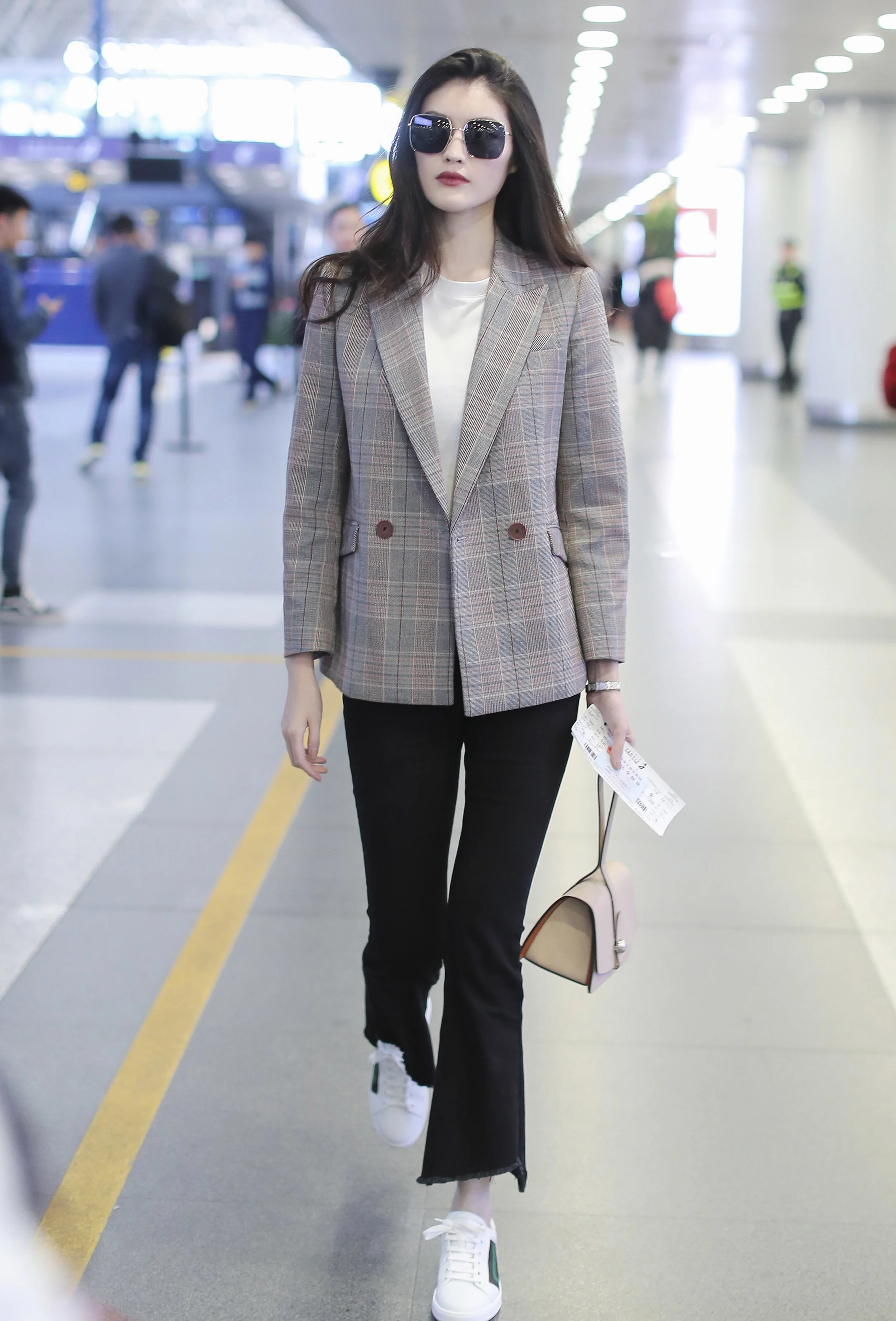 getty 20190502-AMARO-AMAROLIVE-WORKWEAR_0004_GettyImages-1135471578.jpg