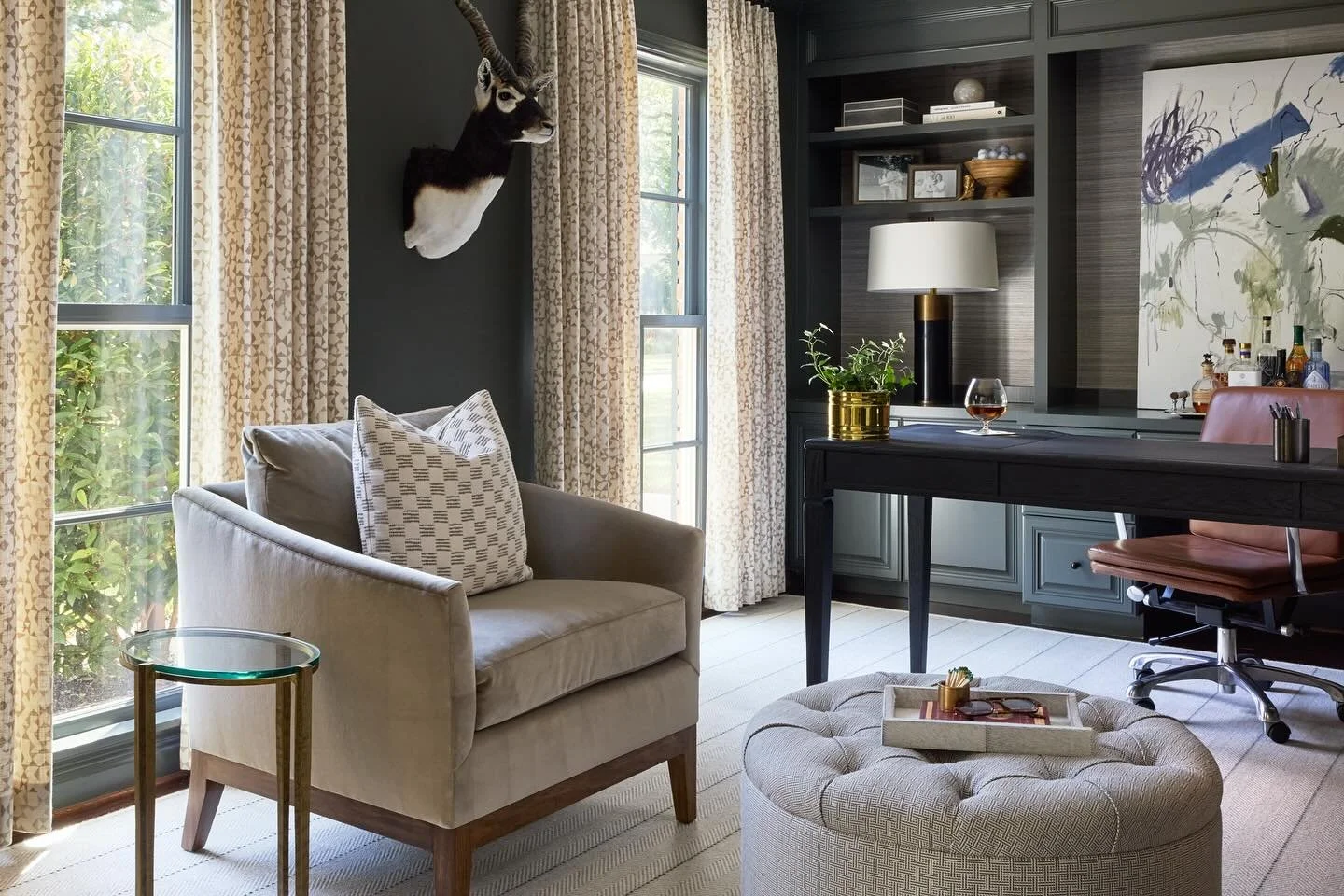 No bucks given #amandasimmonsinteriors #houstondesign #houstoninteriordesigner #houstondesign #lovewhereyoulive #study #homeinspo #housebeautiful #houstonhomes #texasdesigner #homedecor #homedesign