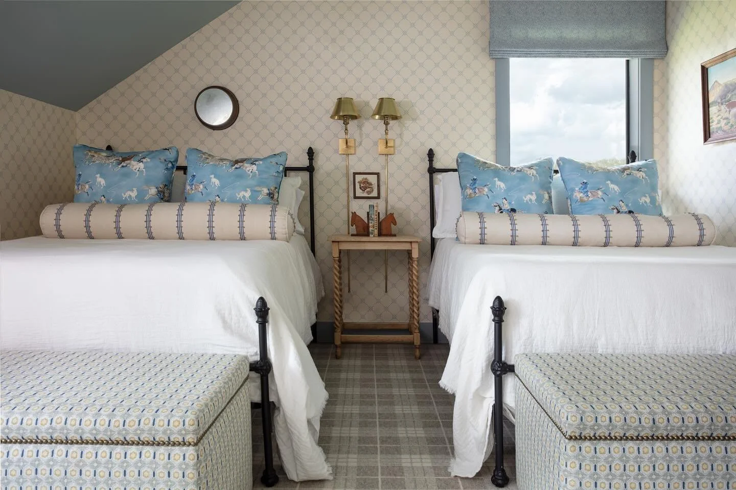 Saddle up! #amandasimmonsinteriors #houstondesign #houstoninteriordesign #lovewhereyoulive #homeinspo #housebeautiful #childsroom #ranchhouse #homedecor