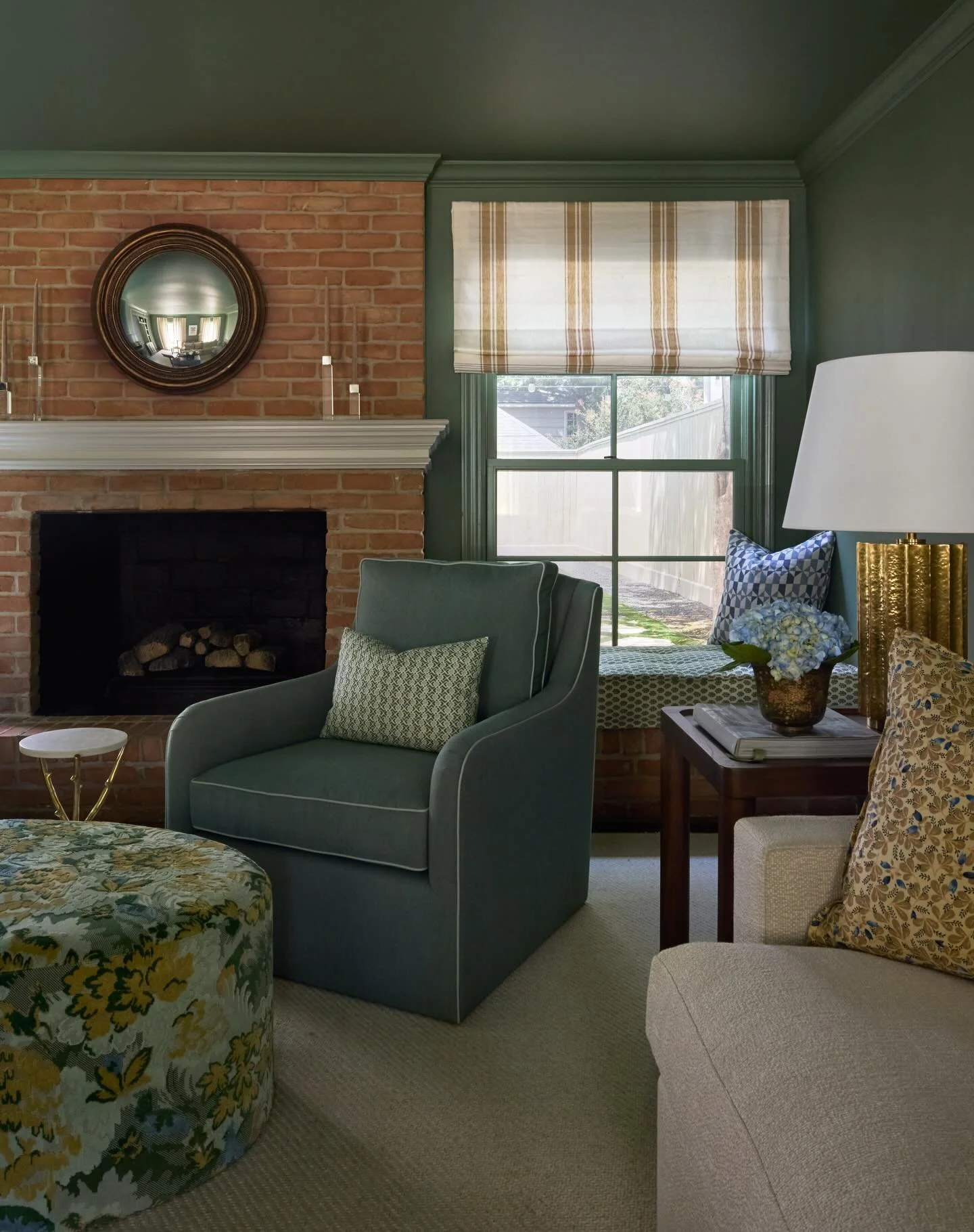 All spruced up! 🌲 #amandasimmonsinteriors