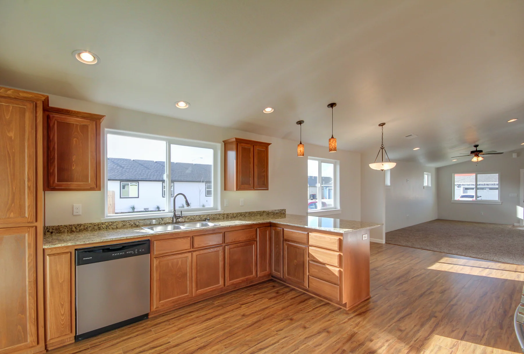 7621 Saddlebrook Way-10.JPG