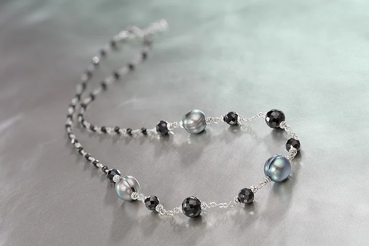 HONORA AFTER DARK Black is more than a color – it's a lifestyle. For pearl connoisseurs and fashion mavens who wear All Black, All the Time, Honora After Dark is for you! Fall in love with its rosary chains, stones and black pearls. We all feel a li…