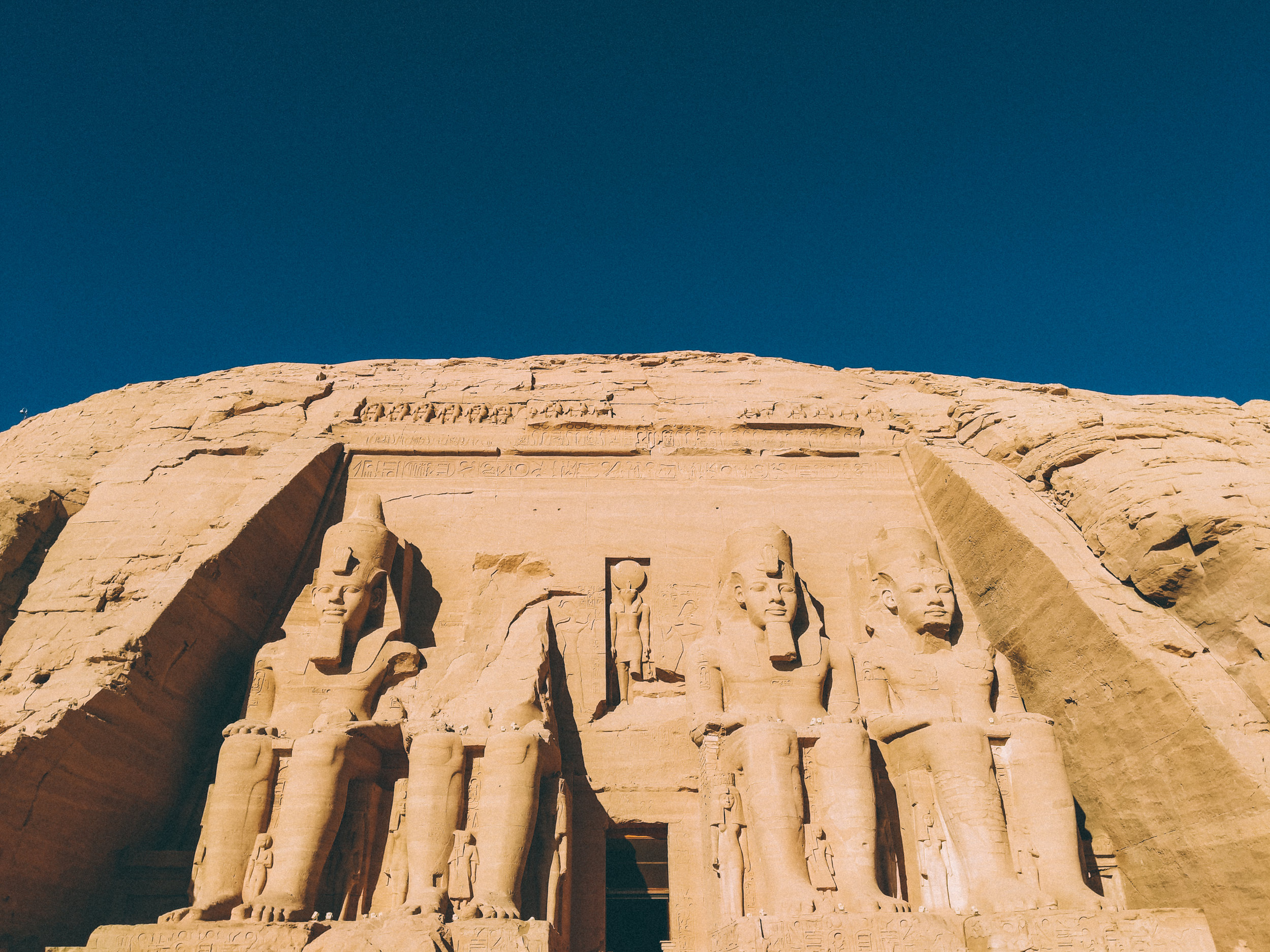 abusimbel2.jpg