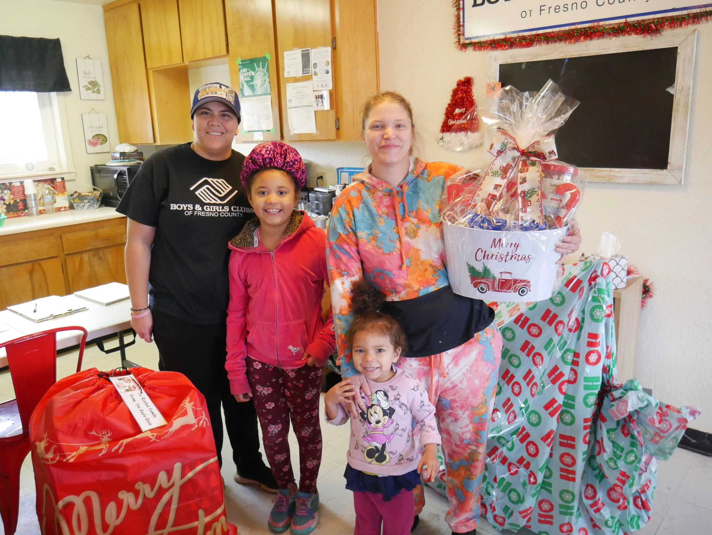 A Perfect Holiday for Kids &amp; Toys 4 Tots Photo Gallery