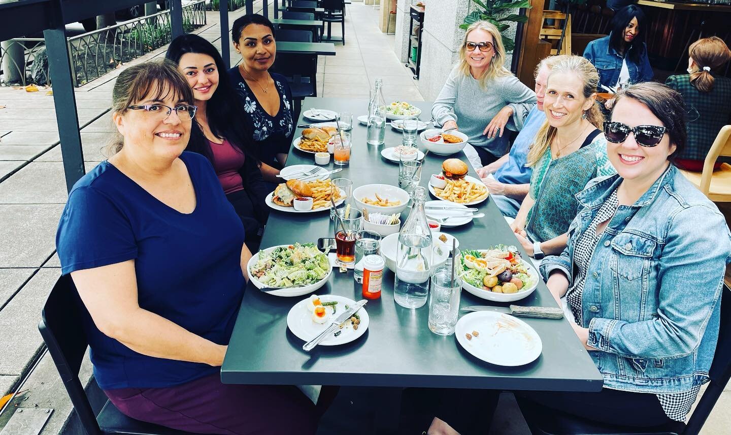 Happy Wednesday from Pacific Perio Care!! We had a fun, team building lunch (with one camera shy dental hygienist 😊). Thank you Dr Herron, you&rsquo;re the best!!
#perio #seattletopdentist #periodontaloffice #teambuilding #periodontist#dentalhygieni