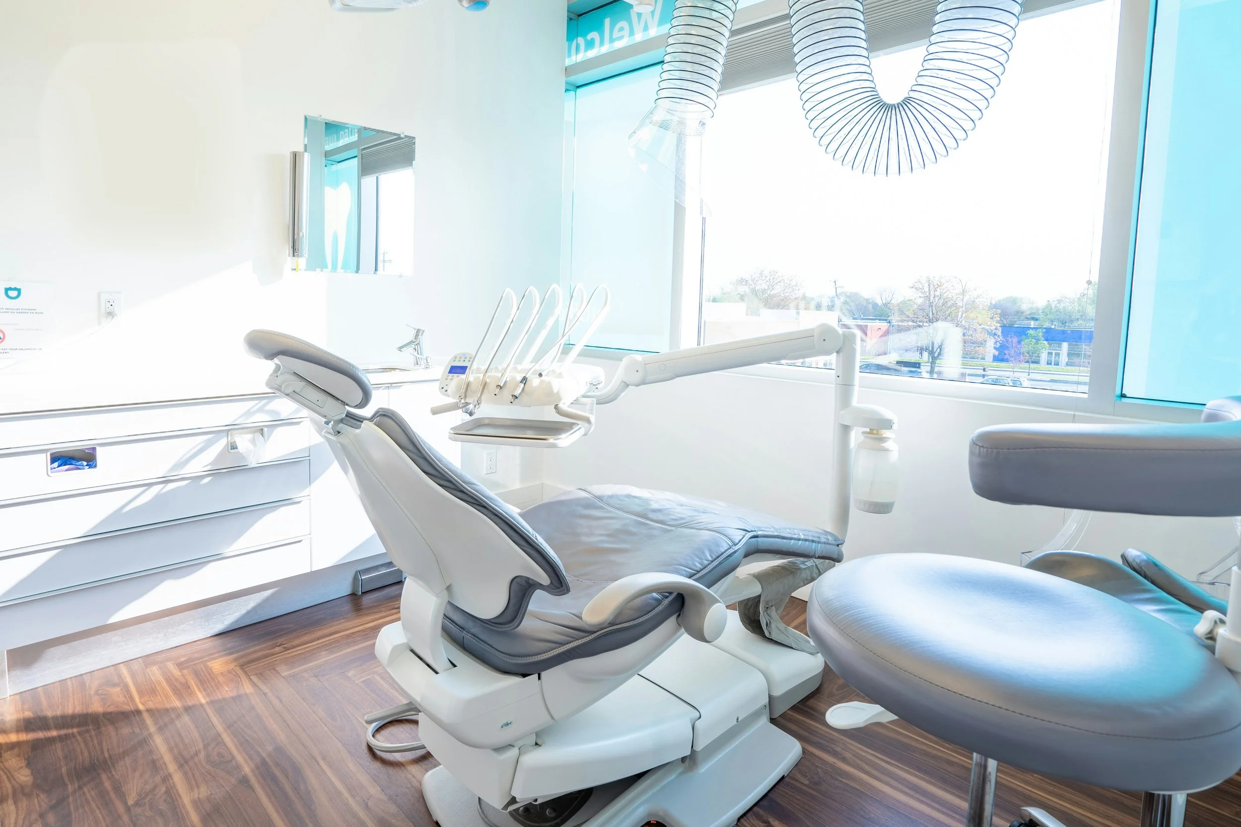 d-dental-office-poS_R5ZQSno-unsplash.jpg