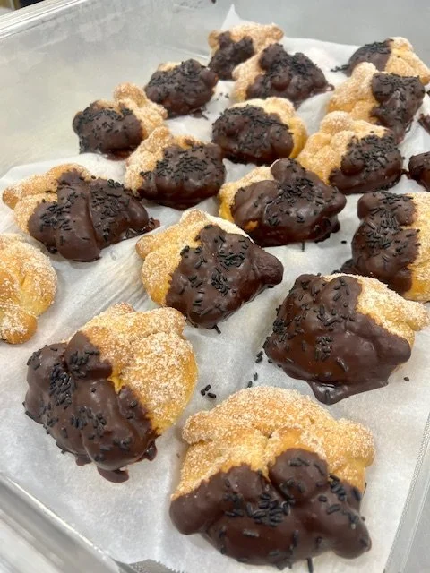 Chocolate Dipped Mini Pan de Muerto $3.50 each
