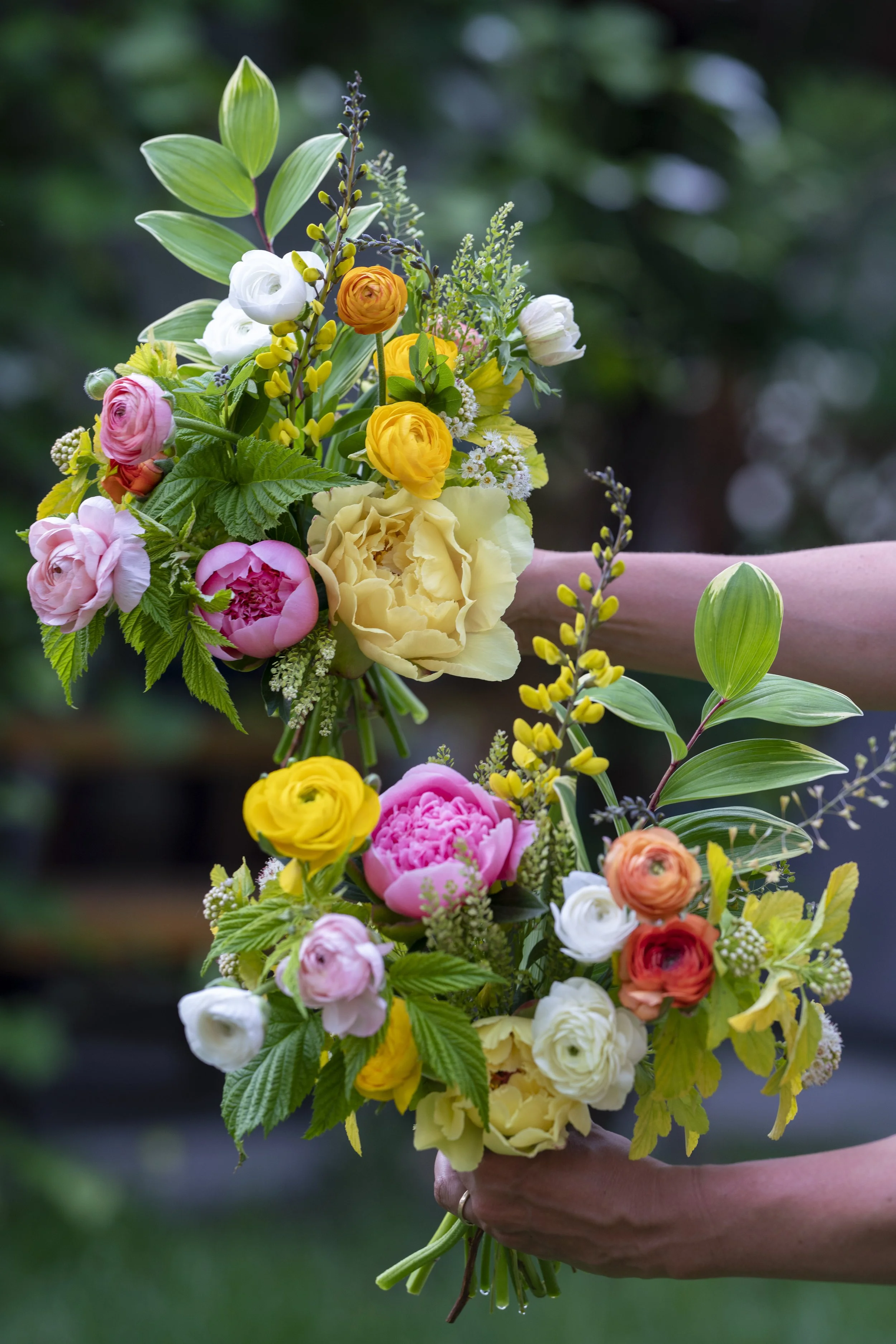 bridesmaid bouquets.jpg