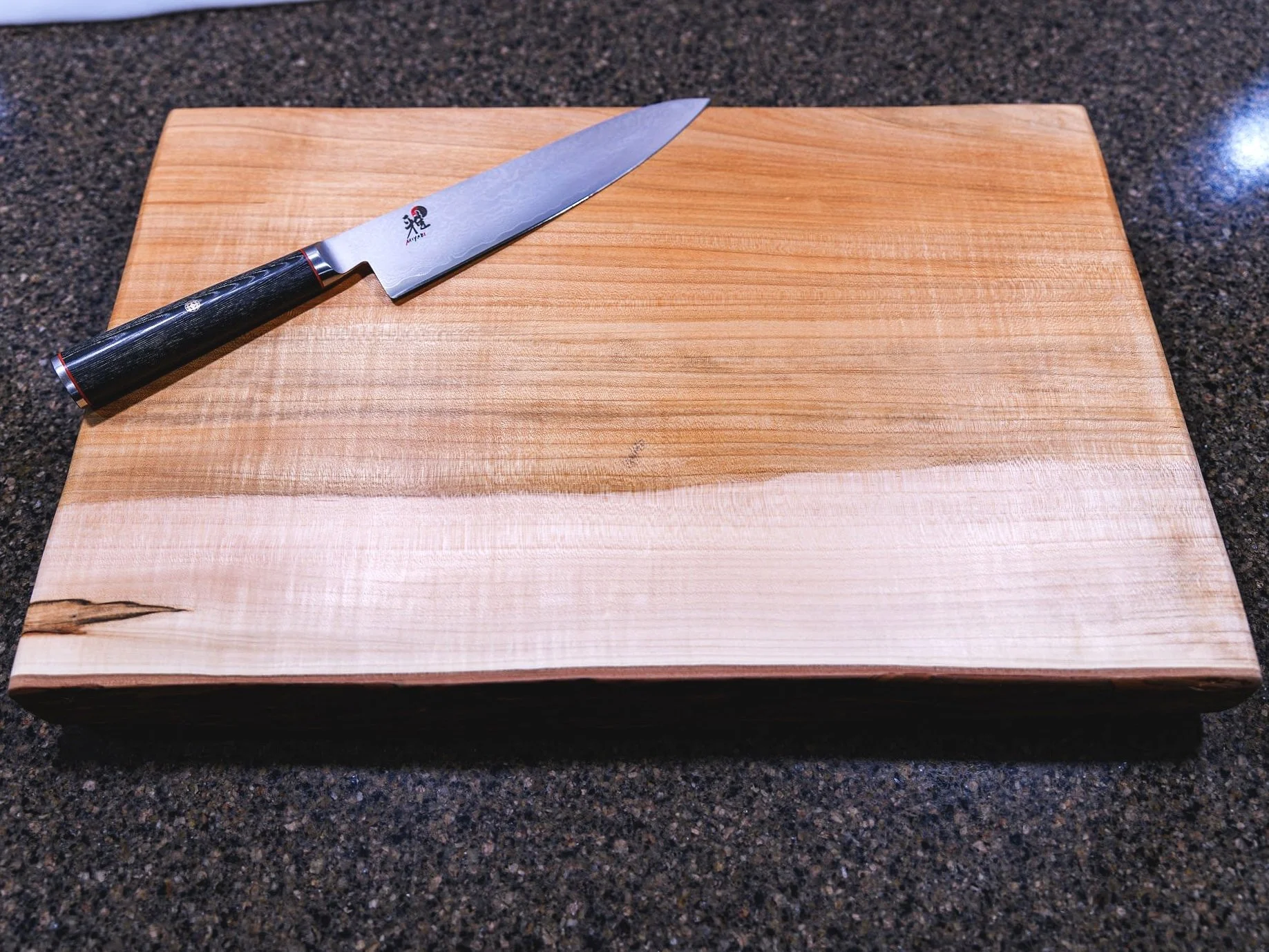 cutting+board+maple+live+edge+knive.jpg