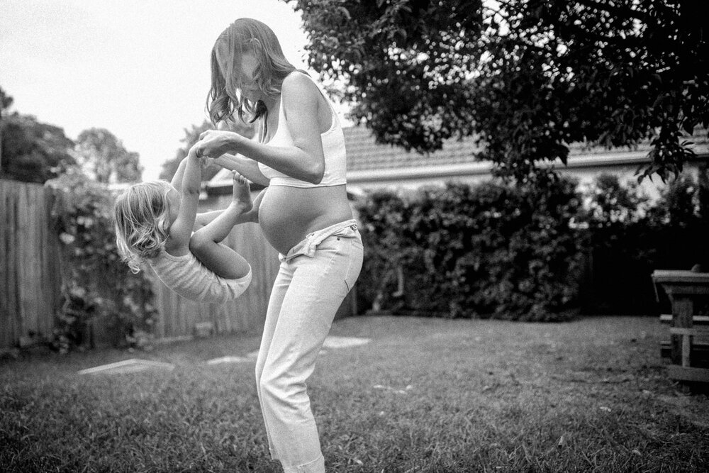 Maternity-mother-daughter-pregnancy-photography-curl-curl-sydney-3.jpg