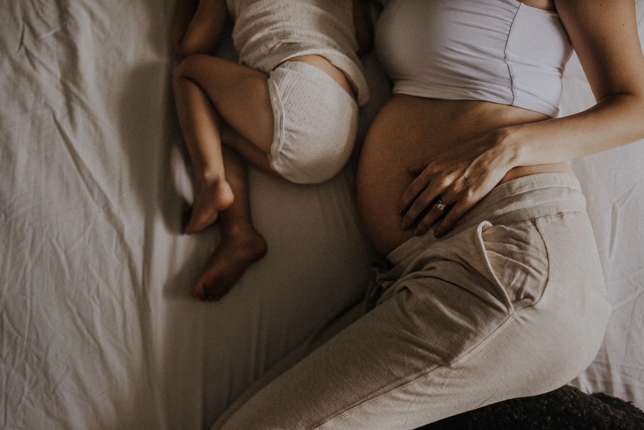 Maternity-mother-daughter-pregnancy-photography-curl-curl-sydney-17.jpg