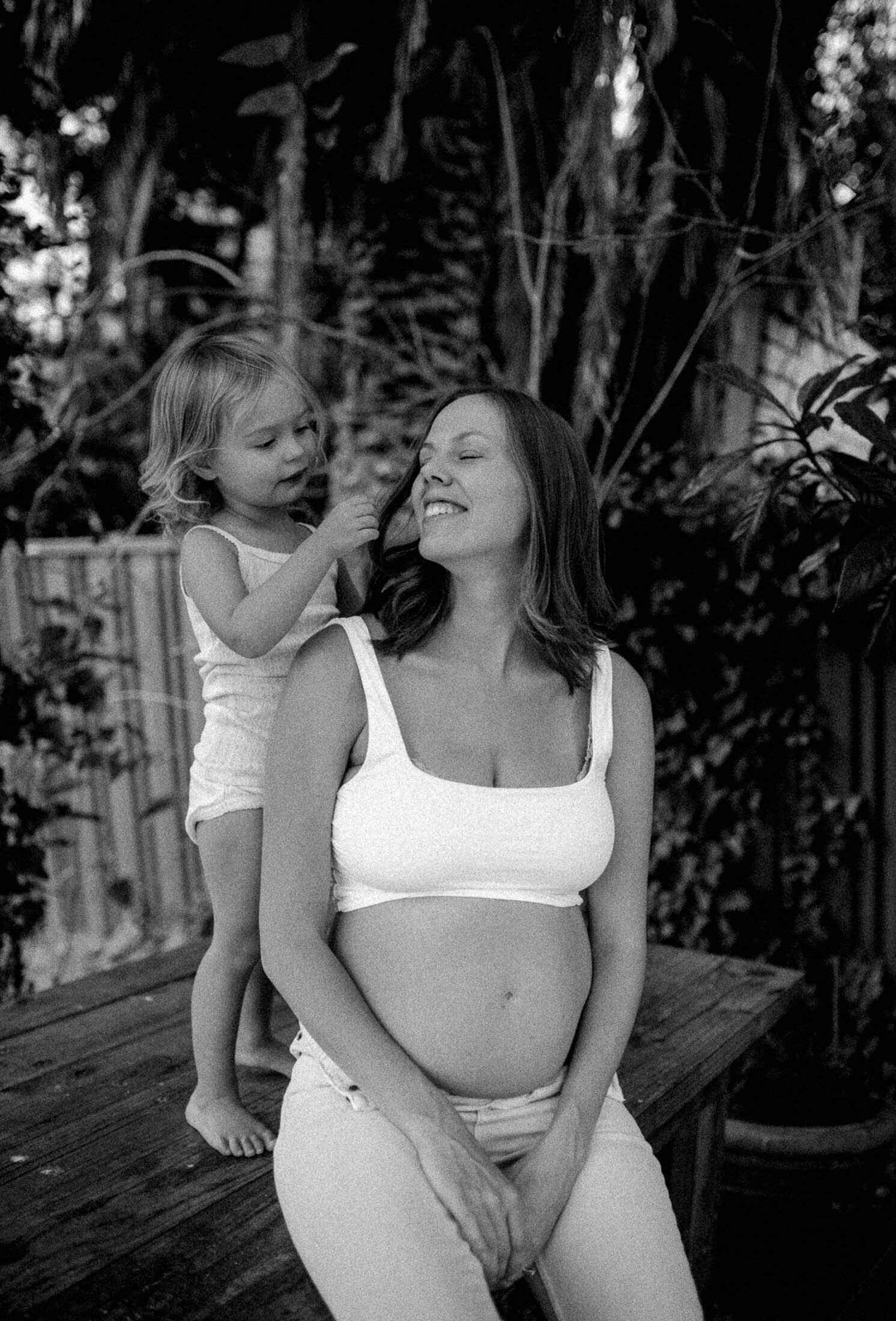 Maternity-mother-daughter-pregnancy-photography-curl-curl-sydney-60.jpg