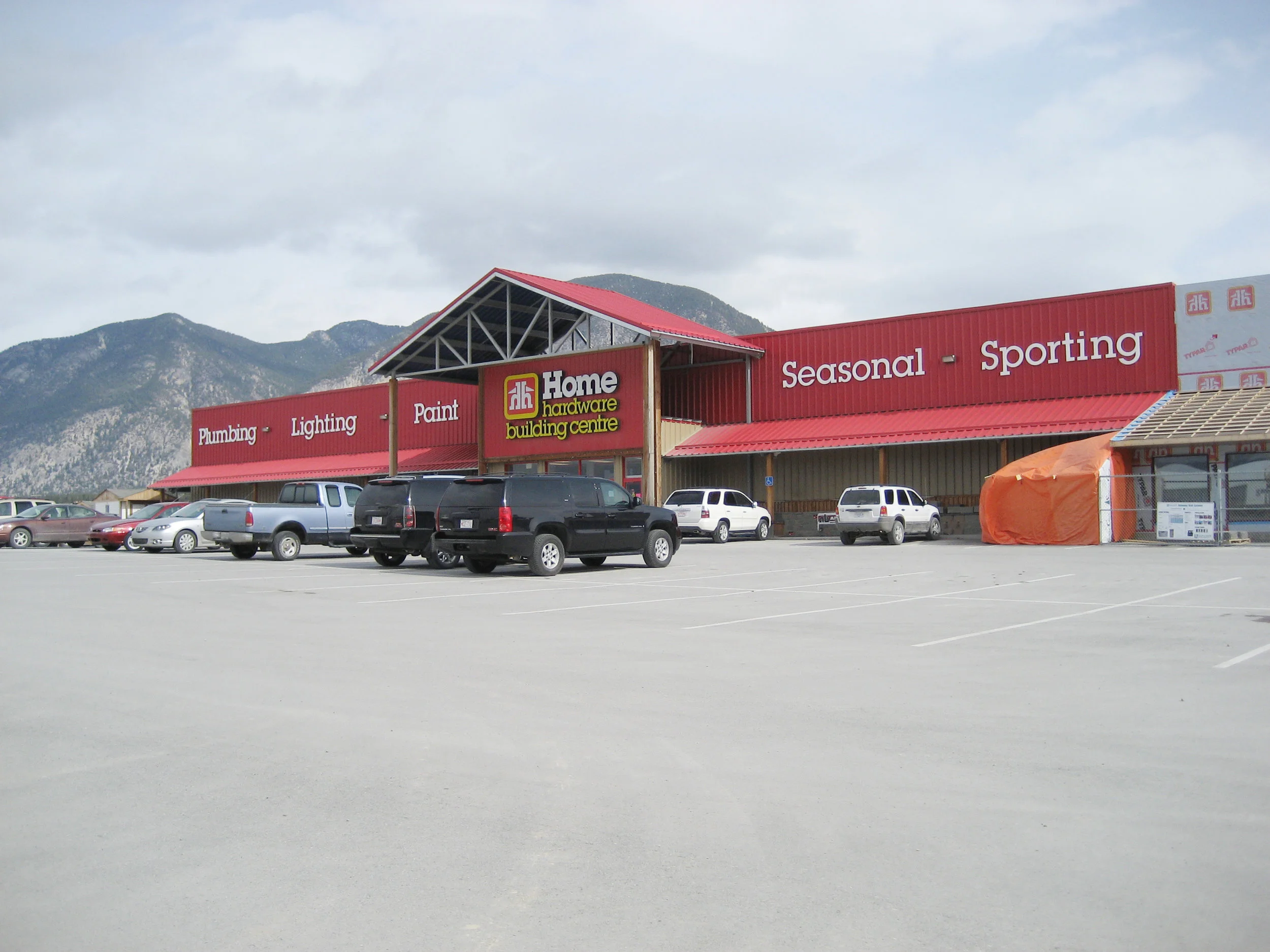 Home-hardware-invermere.jpg