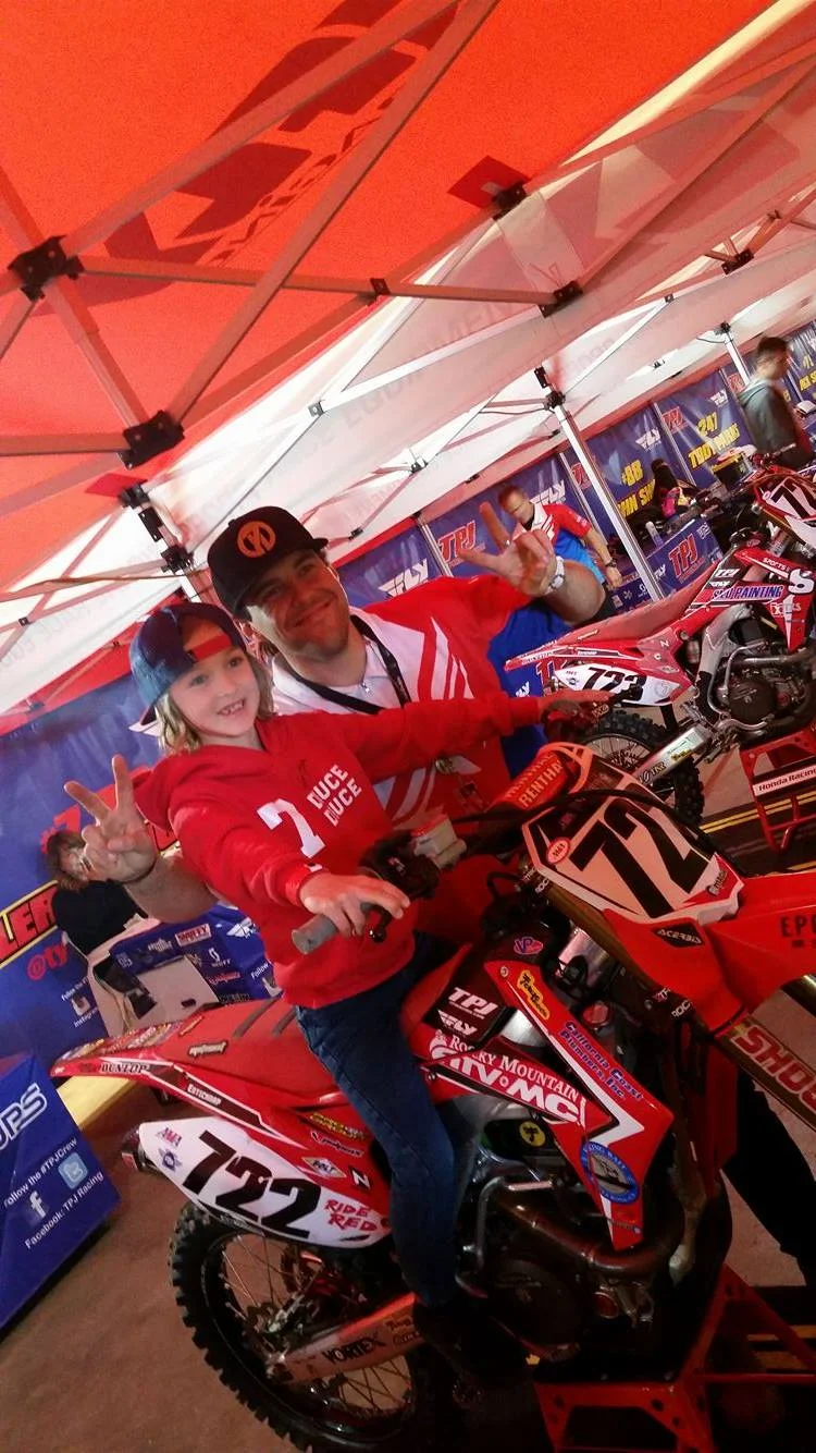 The Seven-Duece-Duece was extremely excited to meet Owen and his family. They immediately brought Owen under the rig tent and got him familiar with everyone. Owen got a chance to check out Adam's trick Honda 450 up close and see what makes a professional team tick.