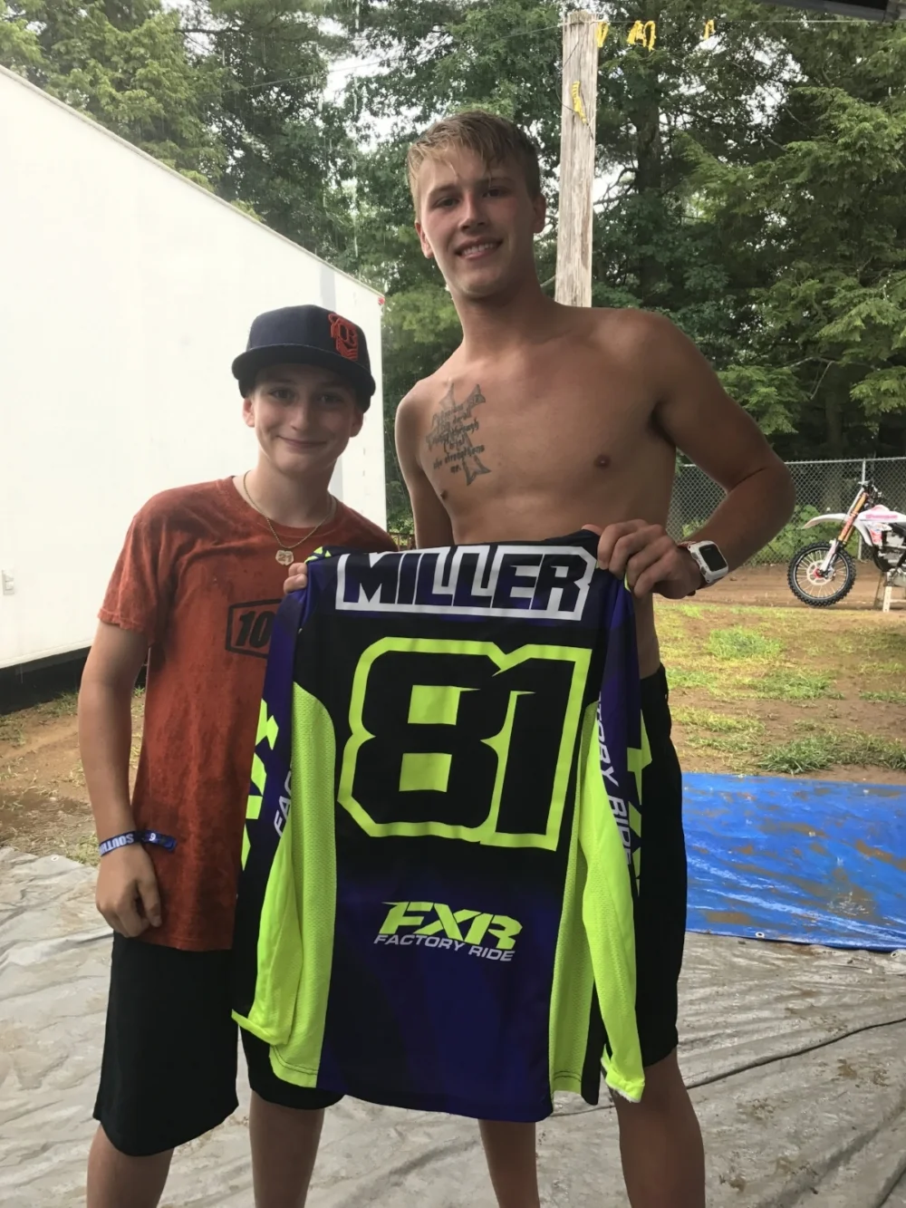 Lucky fan Damian B. hit the jackpot and won our FXR Jersey giveaway courtesy of Henry Miller and Triggr Racing. Henry was all too happy to sign the jersey and meet Damian and his dad. There's never a shortage of giveaways on the TCE instagram. Be sure to follow TCE for your chance to win some amazing prizes.