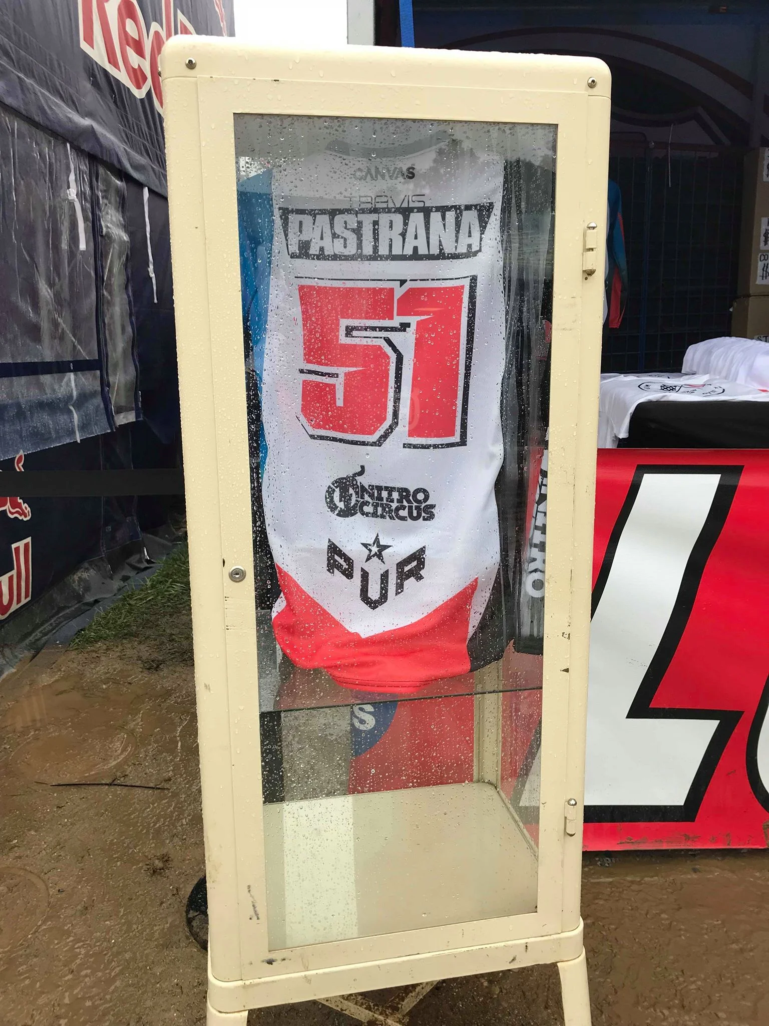 Since this event was one of the last times we could see Travis Pastrana line up behind a gate there were a lot team Puerto Rico memoralbilia being raffled off to commemorate the special event