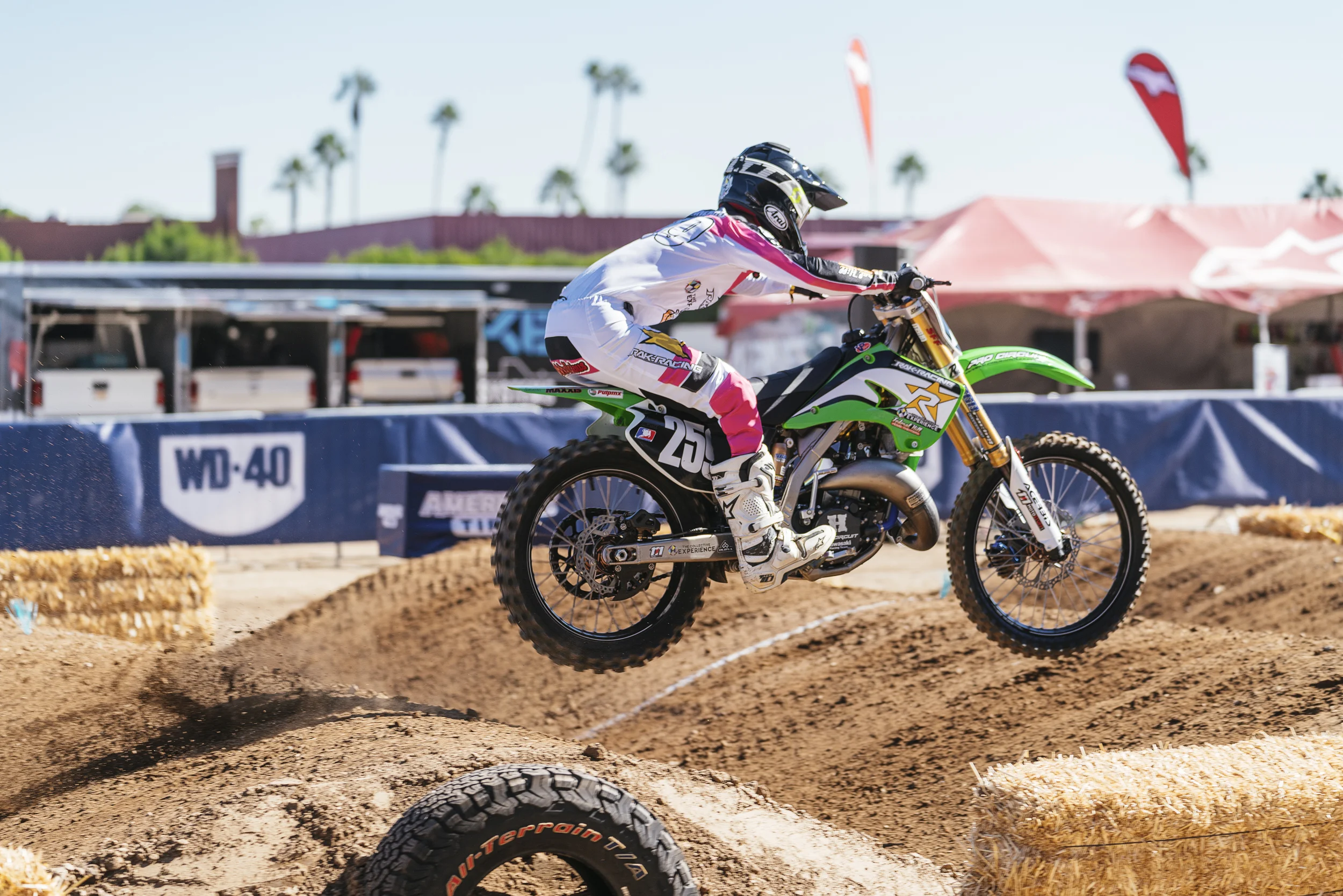 Spencer’s “Roxanne” bike got a facelift to resemble James “Bubba” Stewarts 04’ Factory SR125 for the 2018 Red Bull Straight Rhythm event. It definitely turned some heads and became arguably the most popular bike at the event. Privateer hero AJ Catanzaro rocketed the bike to a 2nd place finish, with some nail biting runs.
