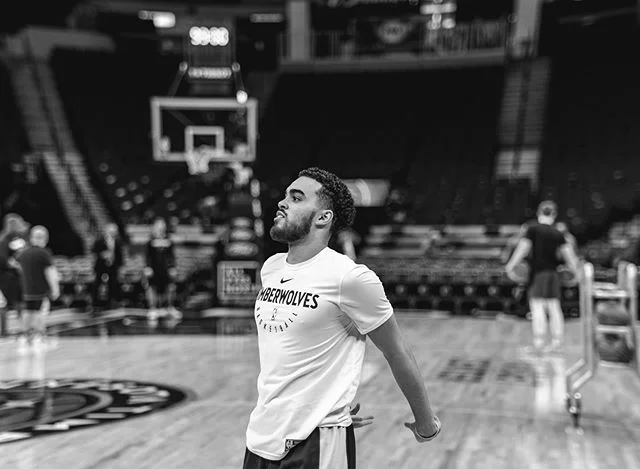 Minnesota’s own @1tyus •
•
•
•
•
•
•
•
#portrait #editor #bw #bokeh #minnesota #creative #bnw #igersbnw #instagrambnw #monochromatic #blackandwhiteonly #bnwprofile #timberwolves #heatercentral #nba #monoa