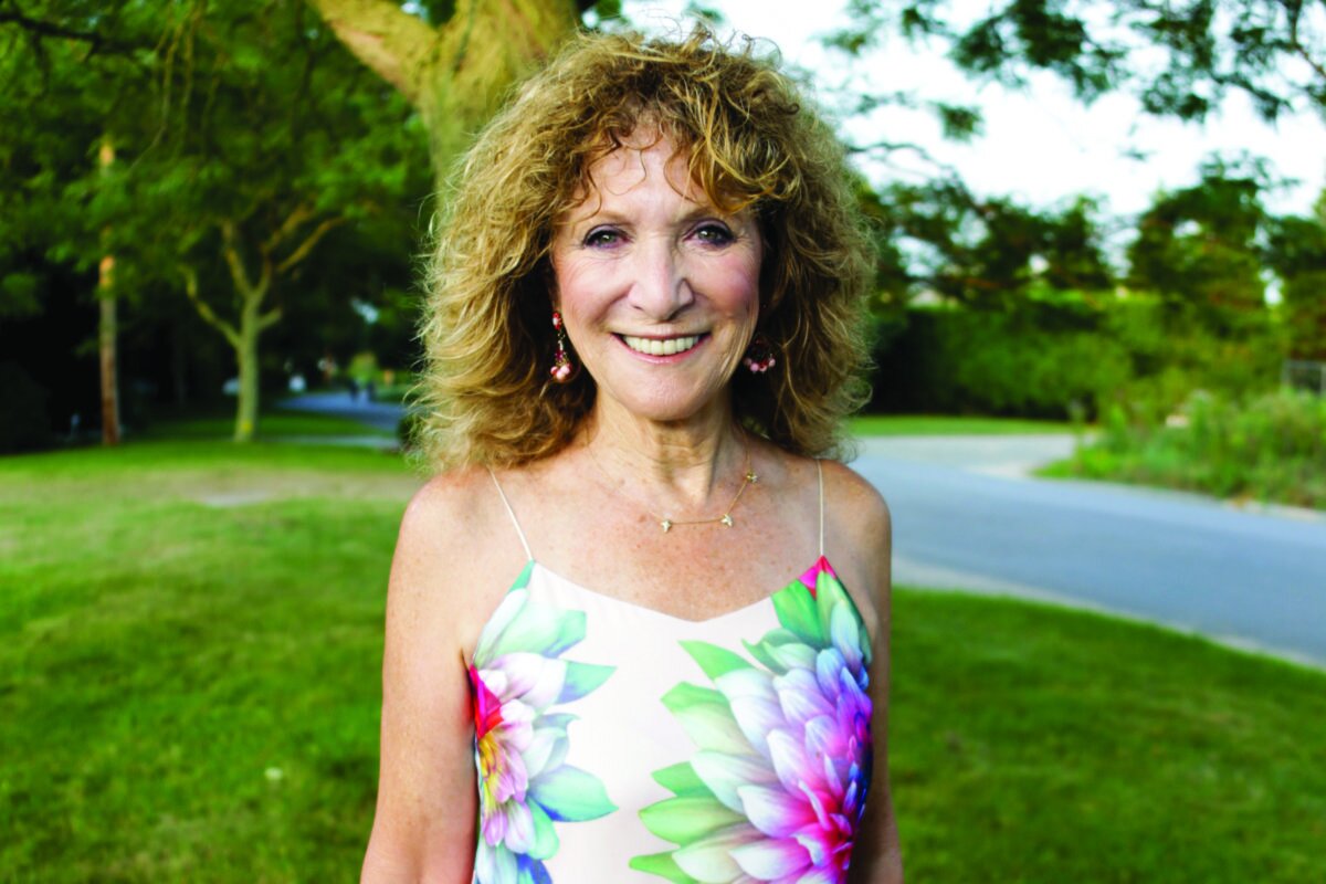 Julie Ratner’s Ellen Hermanson Foundation Tickled Pink Benefit Offers Laughs