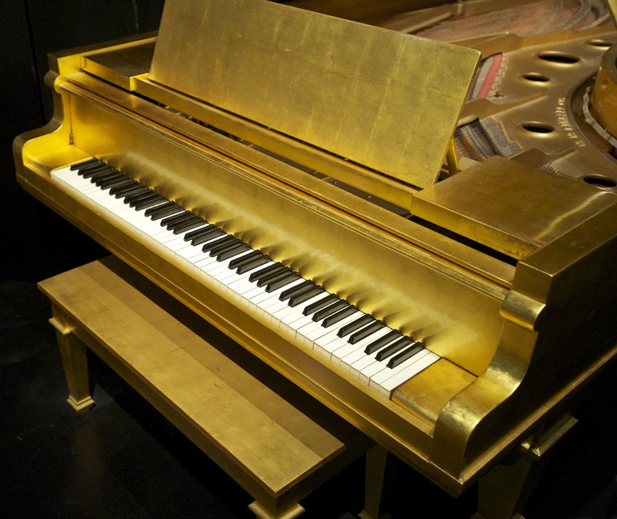 Elvis's Gold Piano, 2021