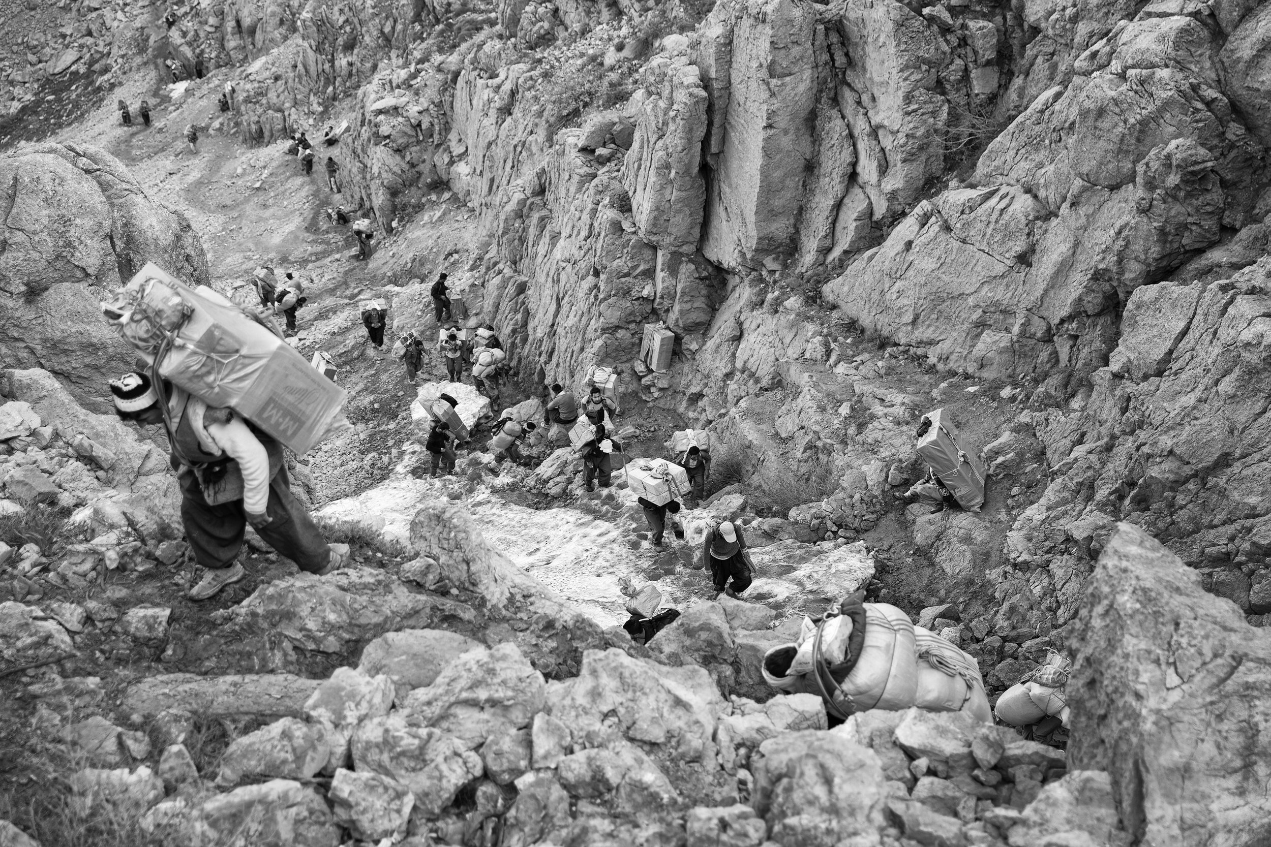 01- Ebrahimalipoor -  Bullets have no borders11.JPG