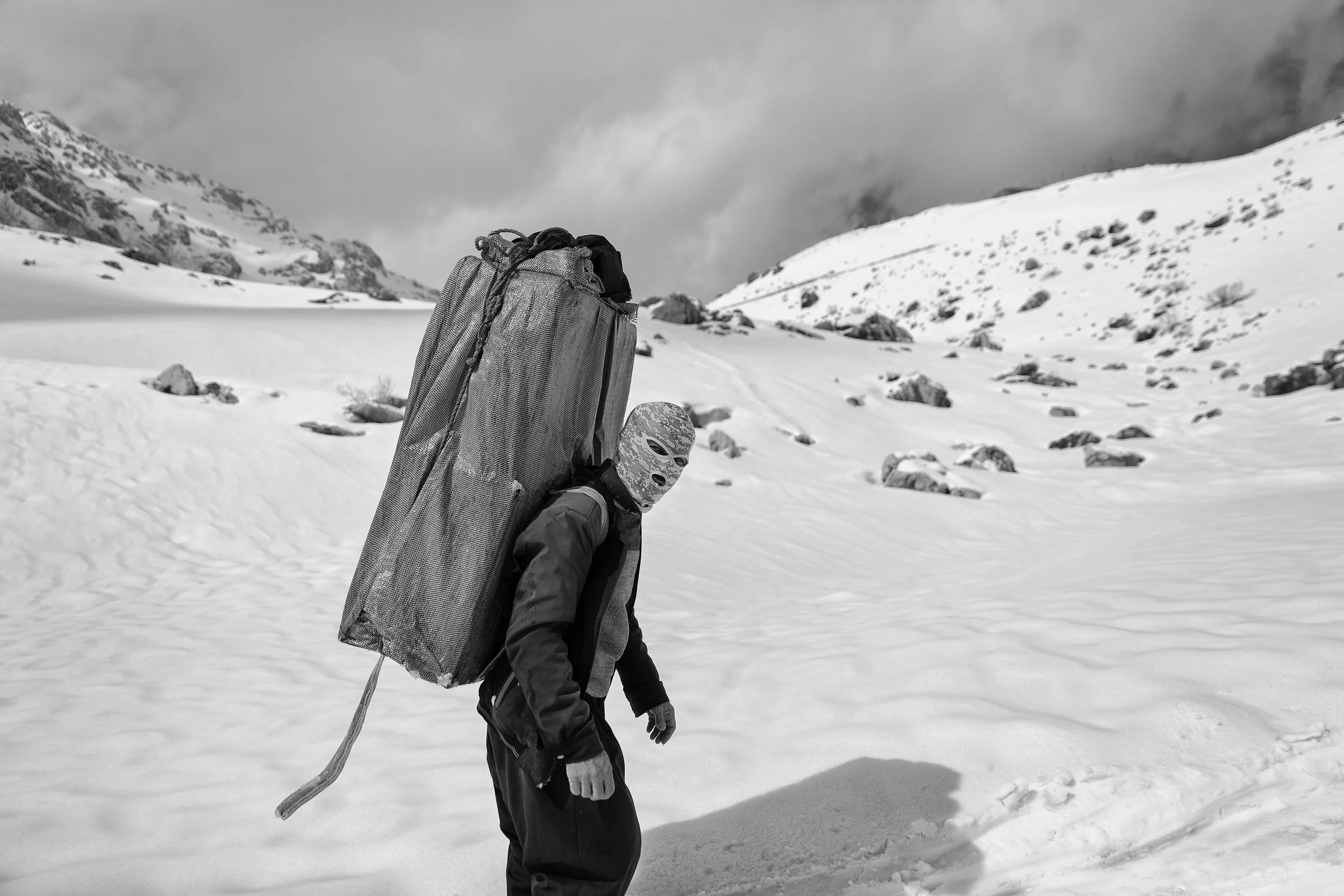 01- Ebrahimalipoor -  Bullets have no borders14.JPG