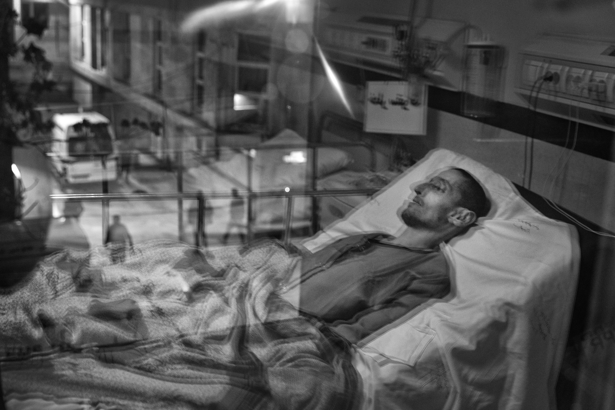 01- Ebrahimalipoor -  Bullets have no borders19.JPG