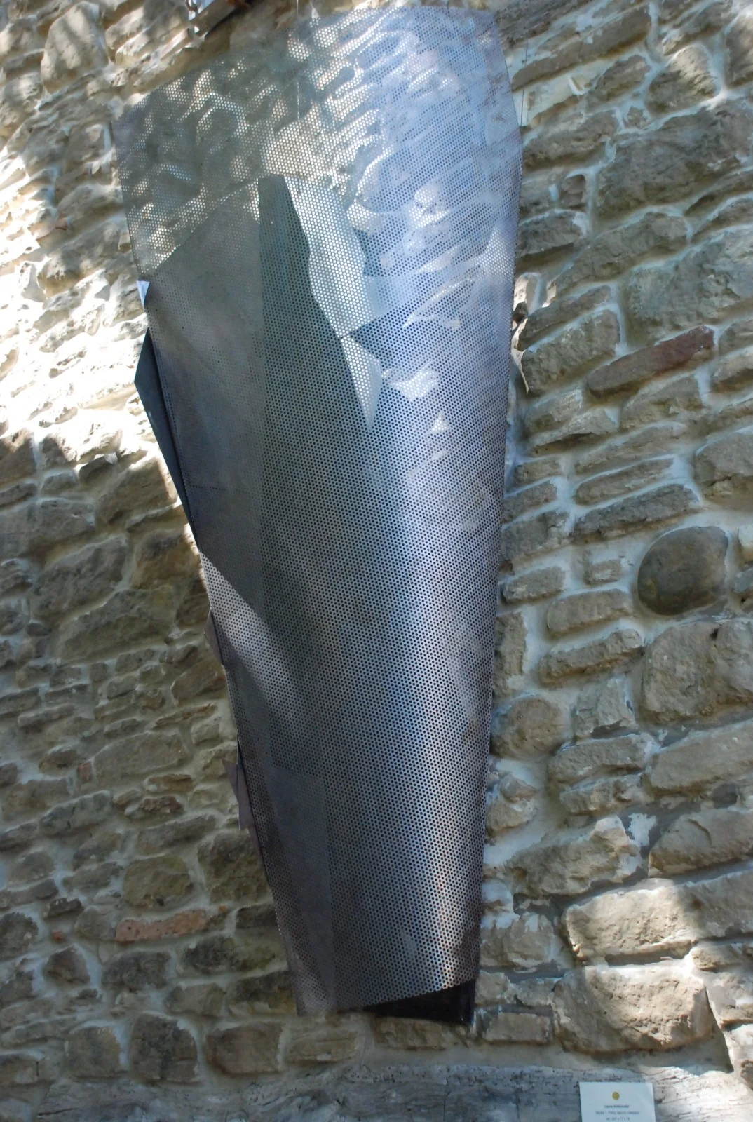 Kayak, Metal sculpture, Arnaldo Pomodoro, art in residence, Pietrarubbia, Italy