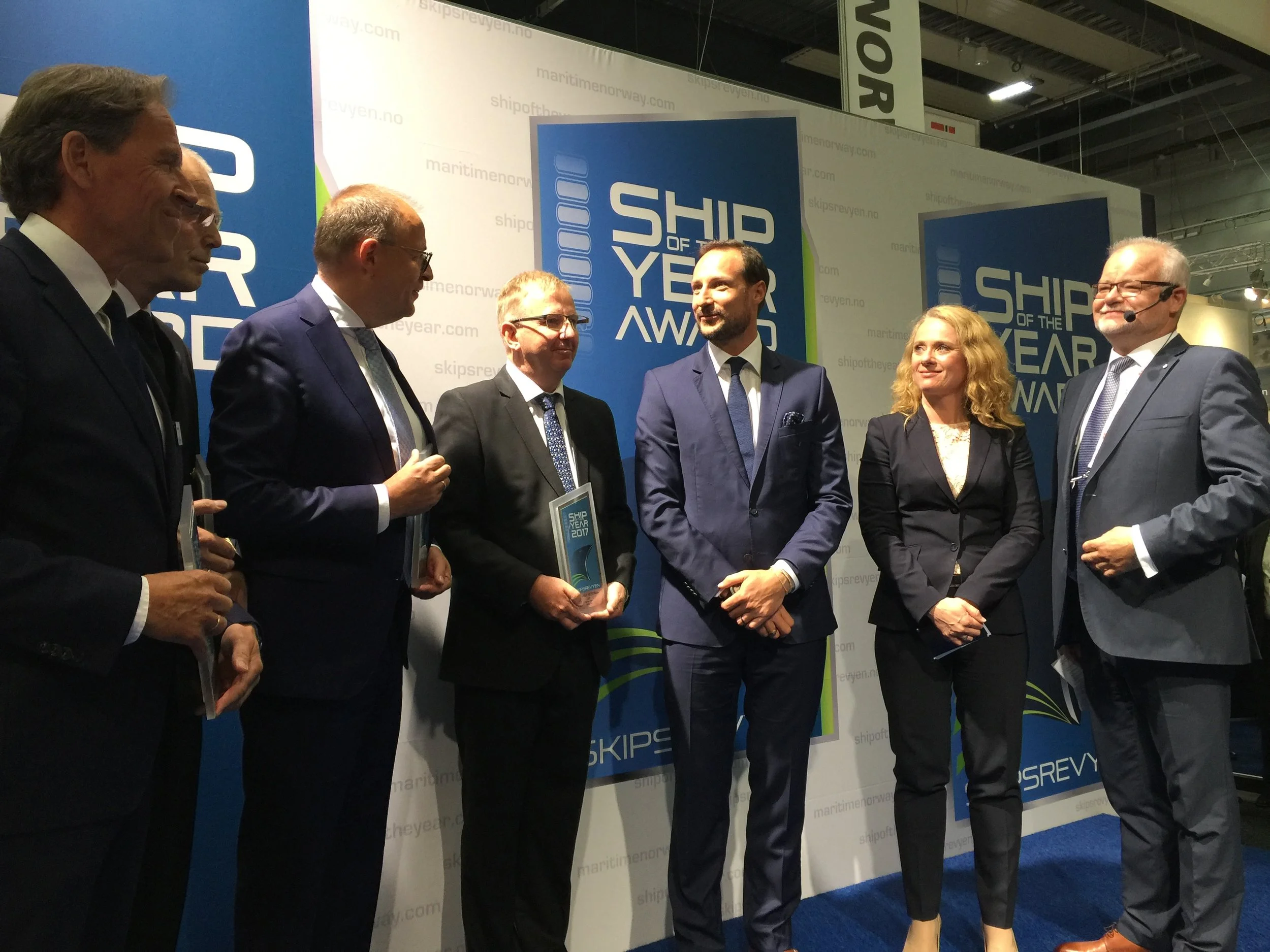 KÅRA TIL ÅRETS SKIP!