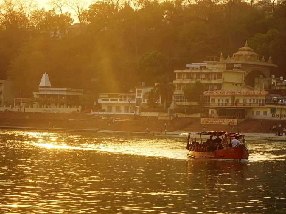 Golden Ganga: sunset from the ghats in Rishikesh