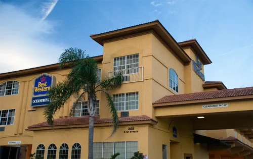 HolidayInnExpressSuitesSouth.jpg