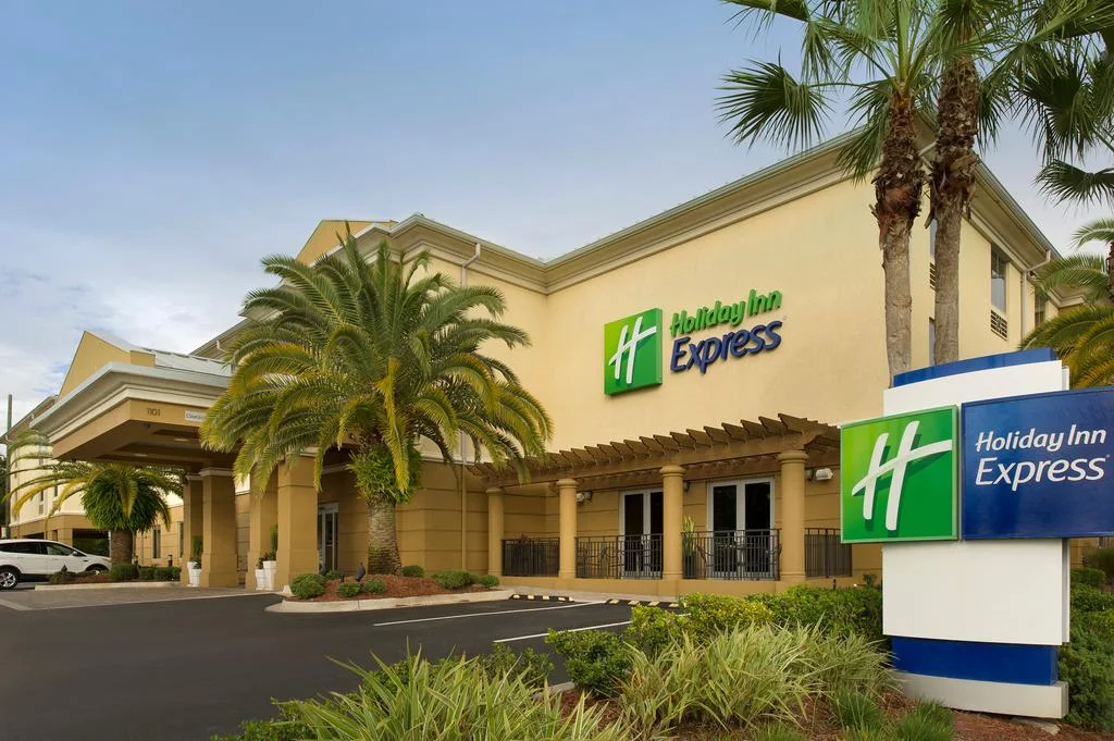 HolidayInnExpressSuitesSouth.jpg