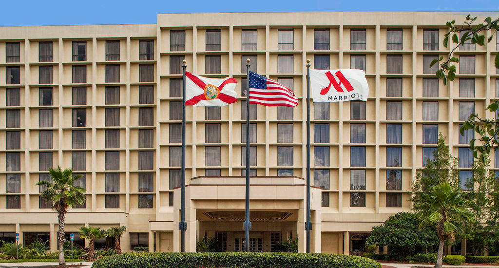 HolidayInnExpressSuitesSouth.jpg