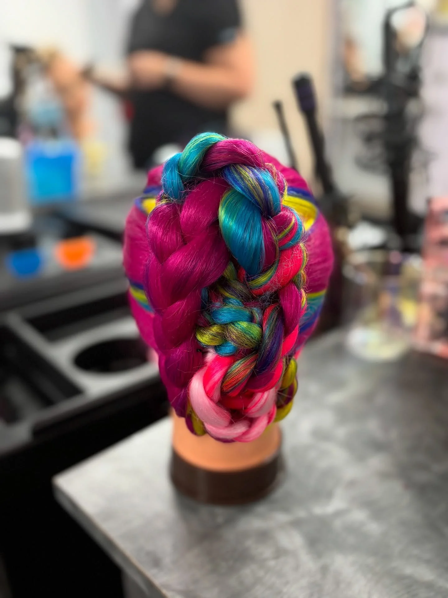 Braids for dayyyyyyssss!!! ✨🌈

Stunning style by @greenrose.hair27 

#brightoninstituteofcosmetology #thebrightoninstituteofcosmetology