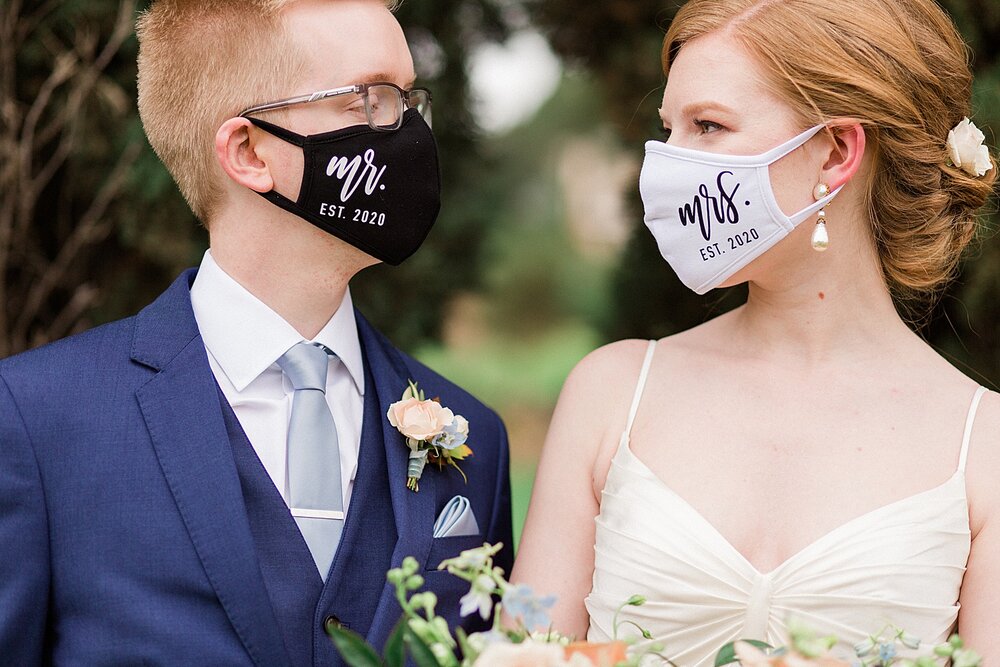 Los Angeles Wedding Photography | Chevy Chase Country Club | wedding masks | thevondys.com