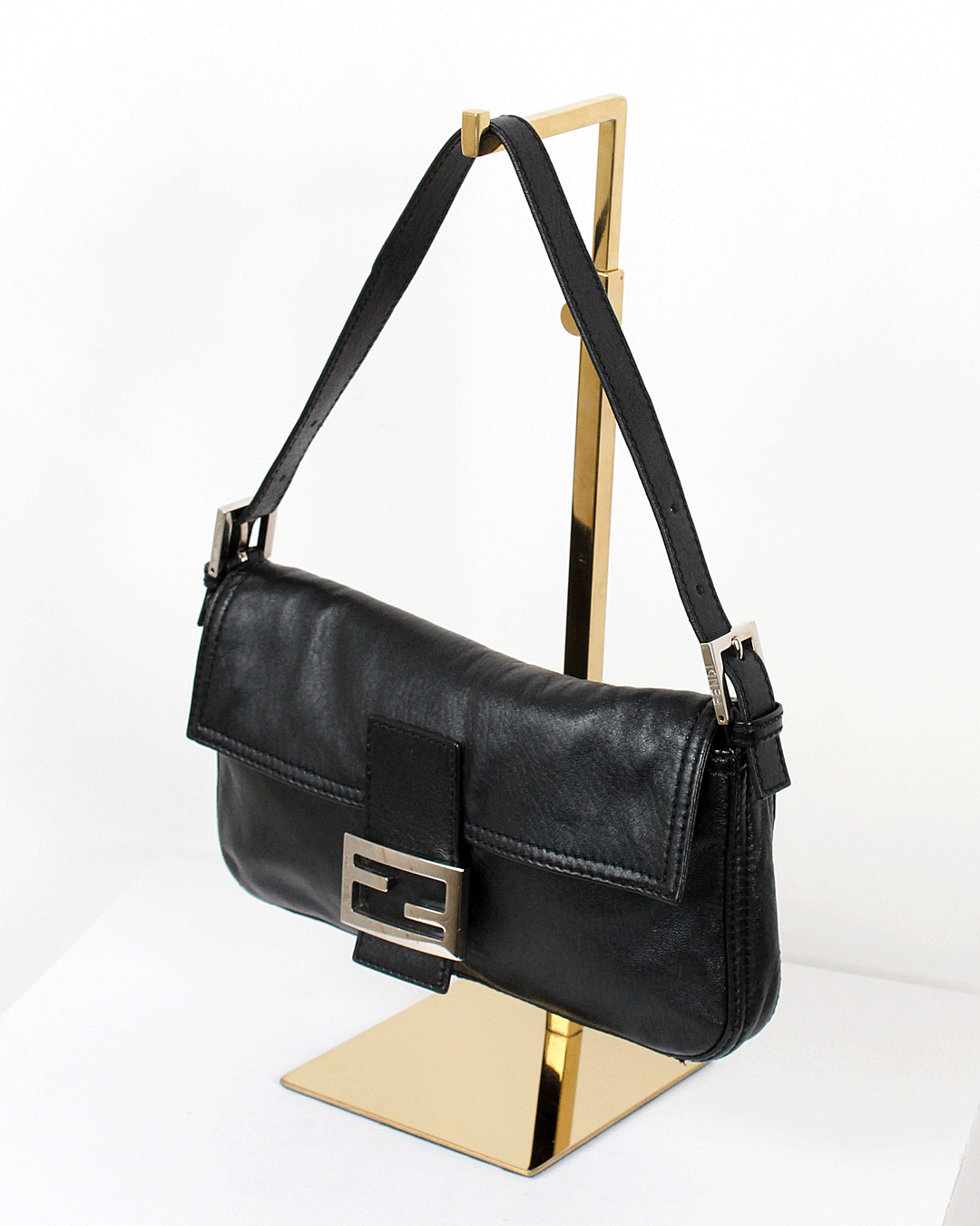 fendi baguette leather