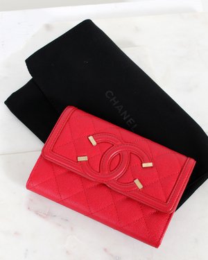 Chanel CC Card Holder Quilted Caviar Leather Wallet Red